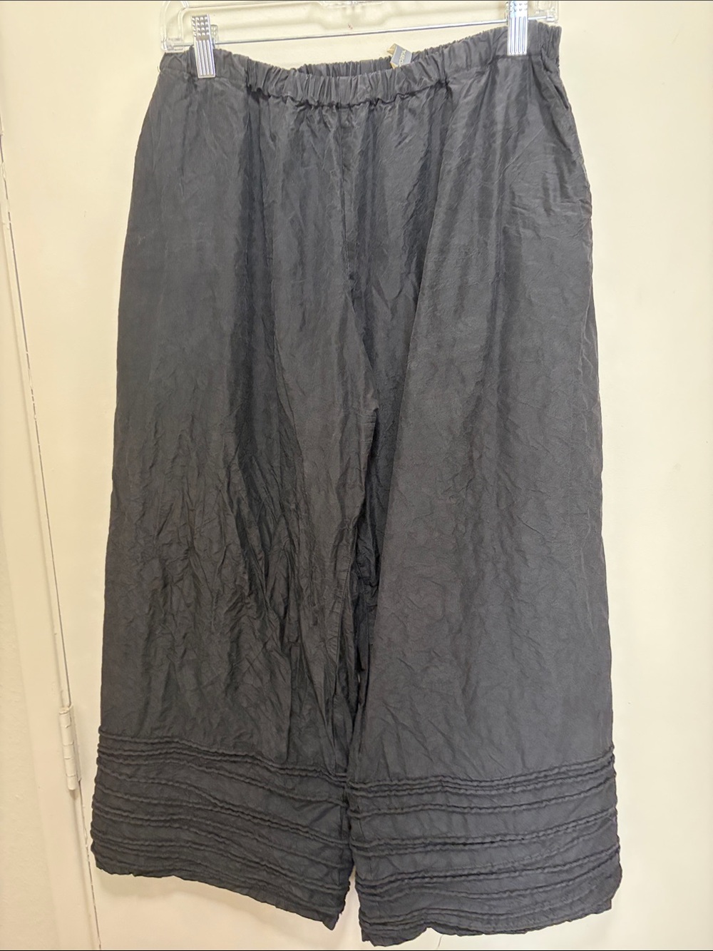 Krista Larson Women's Wide-Leg Crinkled black pant.